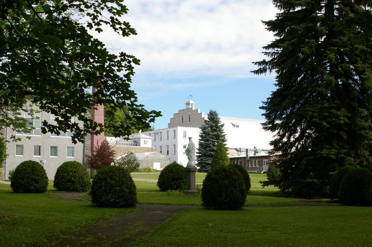 Auberge De L'Abbaye D'Oka Экстерьер фото